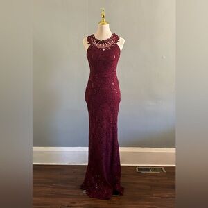 La Scala Burgundy Lace and Sequin Gown | Size: M